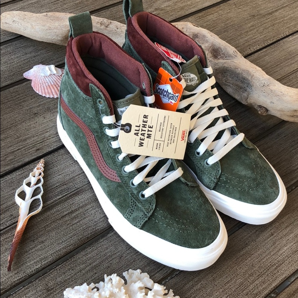 🌴🌼VANS- MOUNTAIN ALL WEATHER PROOF HIGH TOPS🌼🌴 - Picture 8 of 14